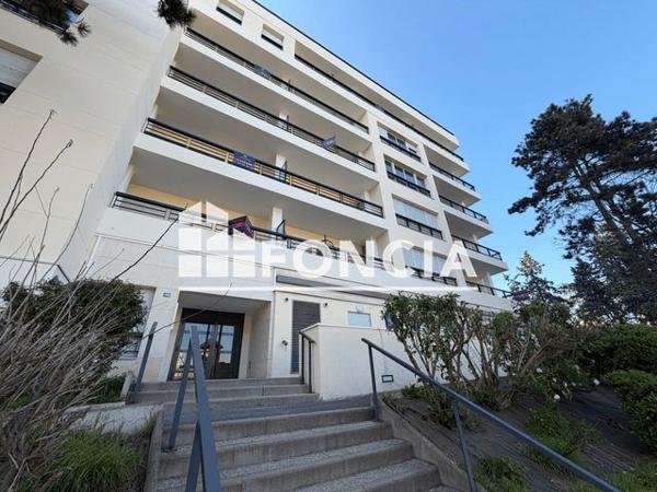 Location Appartement 3 pièces 74.04 m² - 53 BIS RUE CHAMP LAGARDE Versailles 78000