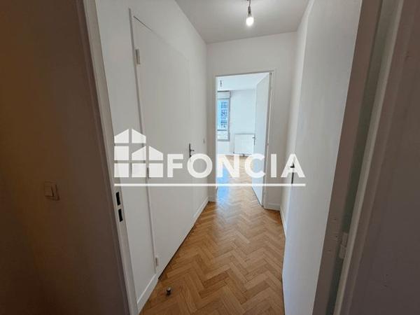 Location Appartement 3 pièces 74.04 m² - 53 BIS RUE CHAMP LAGARDE Versailles 78000