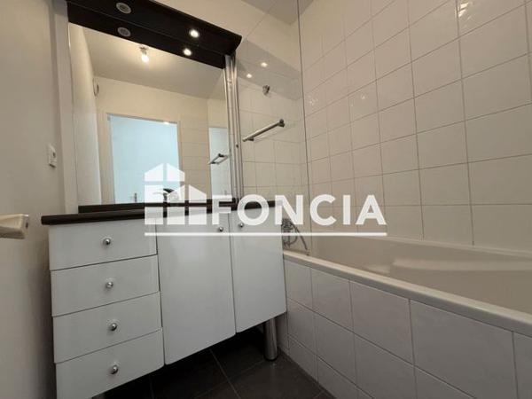 Location Appartement 3 pièces 74.04 m² - 53 BIS RUE CHAMP LAGARDE Versailles 78000