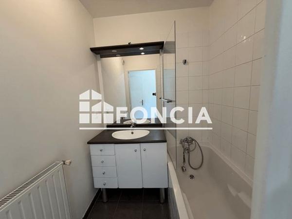 Location Appartement 3 pièces 74.04 m² - 53 BIS RUE CHAMP LAGARDE Versailles 78000