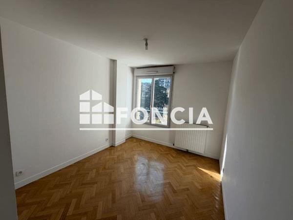 Location Appartement 3 pièces 74.04 m² - 53 BIS RUE CHAMP LAGARDE Versailles 78000