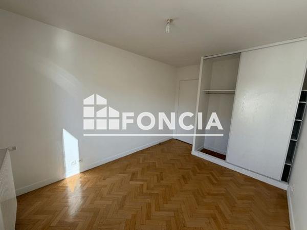 Location Appartement 3 pièces 74.04 m² - 53 BIS RUE CHAMP LAGARDE Versailles 78000