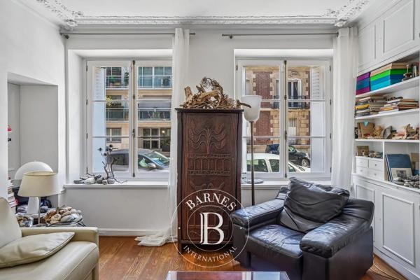 Paris 7ème, Appartement 2 Chambres -  64 m² à vendre