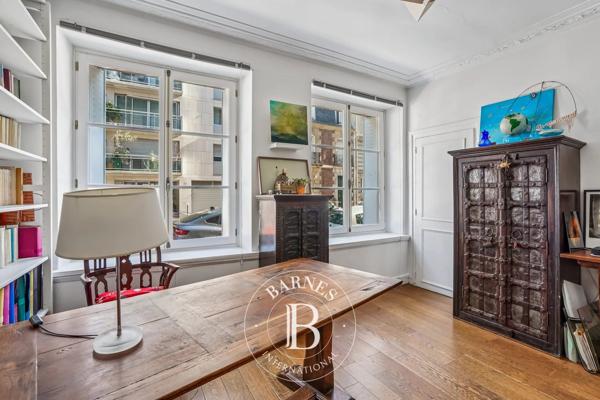 Paris 7ème, Appartement 2 Chambres -  64 m² à vendre