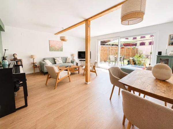 Vente                                                      Maison
                        
                     5 pièces                      127 m2                     à Sundhoffen