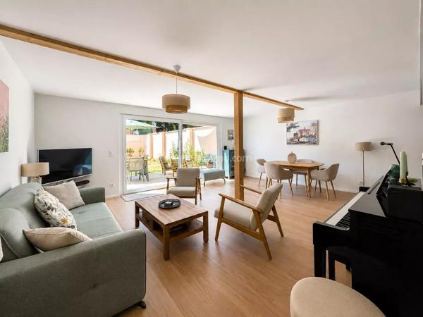 Vente                                                      Maison
                        
                     5 pièces                      127 m2                     à Sundhoffen