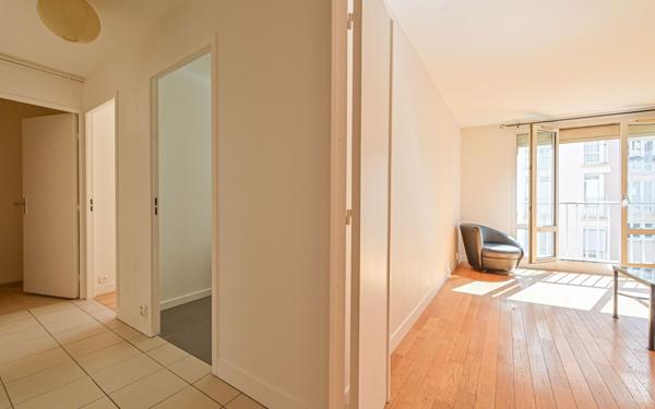 Appartement à vendre    2 pièces • 51 m2 Paris 19