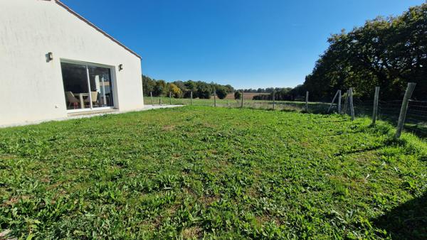 Maison récente proche bourg