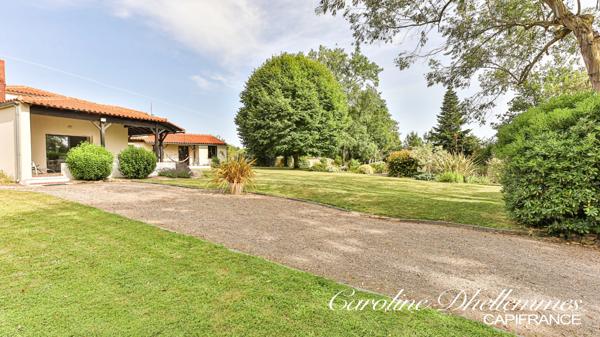 Propriété familiale de caractère – 218 m² – Parc arboré de 3 000 m² – Dépendance 65 m² - Le Château d'Olonne
