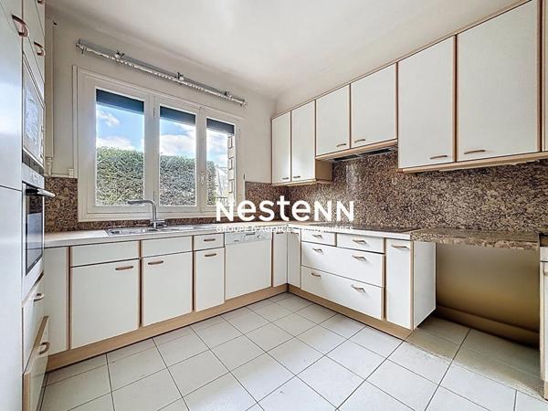 ISSY LES MOULINEAUX - Maison 9 pièces avec 5 chambres jardin piscine garages