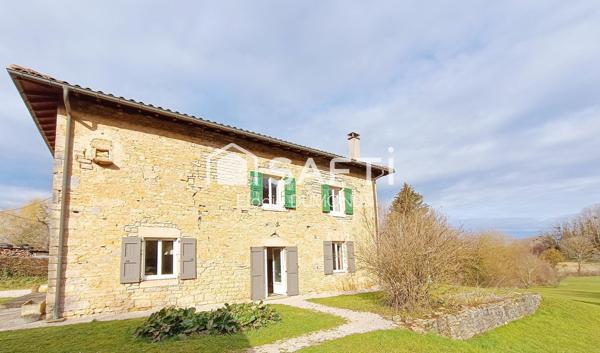 Magnifique propriété de 250 m2 habitable sur terrain arboré de 11038 m2