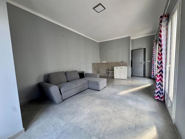 Immeuble à vendre à Martigues - Bon état, idéal investisseur