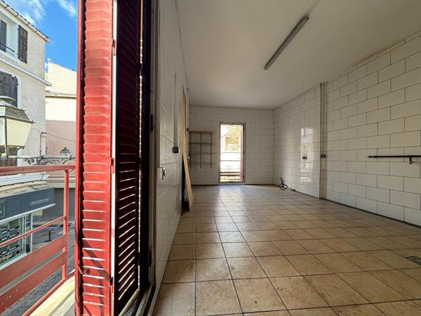 Immeuble à vendre à Martigues - Bon état, idéal investisseur