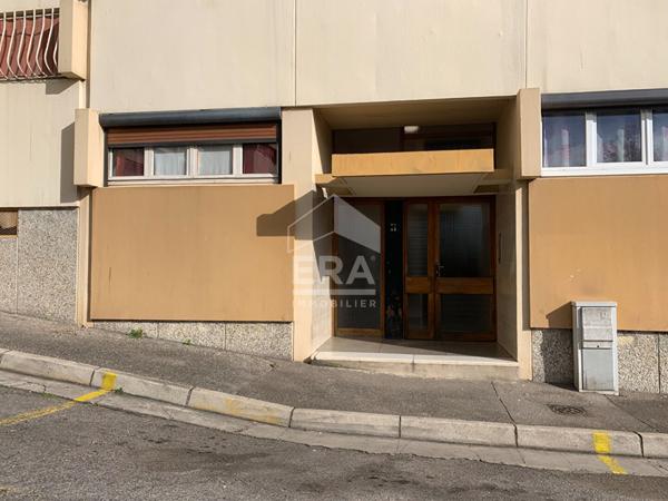 A VENDRE 13015  MARSEILLE 15EME APPARTEMENT  T2 46M², CAVE, PLACE DE PARKING  RESIDENCE VAL DES PINS