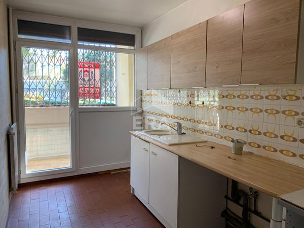 A VENDRE 13015  MARSEILLE 15EME APPARTEMENT  T2 46M², CAVE, PLACE DE PARKING  RESIDENCE VAL DES PINS