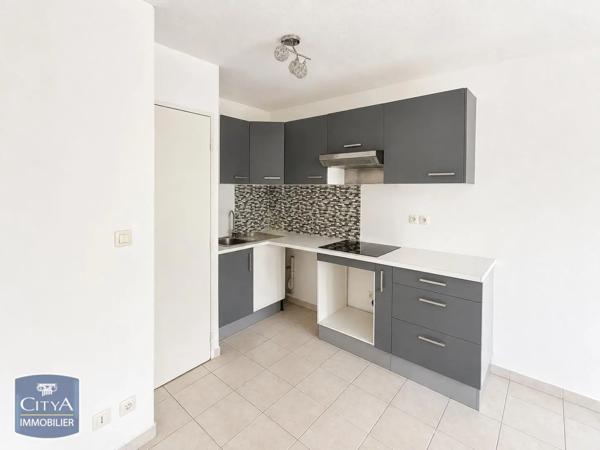 Appartement à louer 3 pièces 54.73m² Vitrolles (13127)