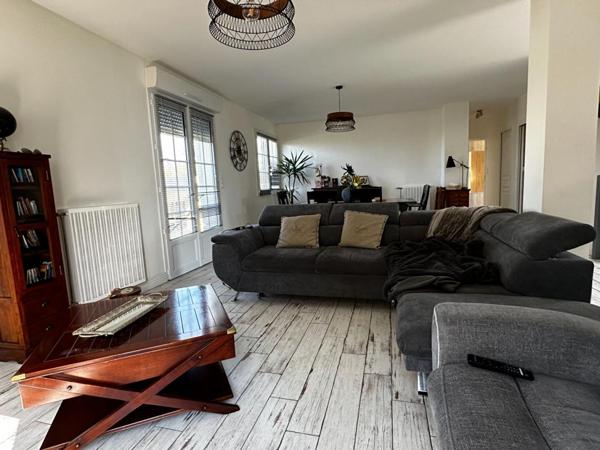 Maison Crevin 8 pièce(s) 170 m2 + sous sol + dependances de 60 m²