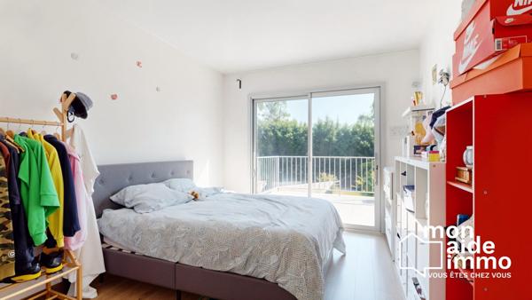 Villa familiale de 219 m² avec piscine et parc arboré de 8 000 m²