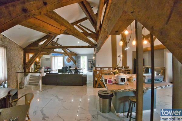 AFFAIRE à saisir ! Somptueuse maison en pierre intégralement restaurée - 343 m²- 10 pièces