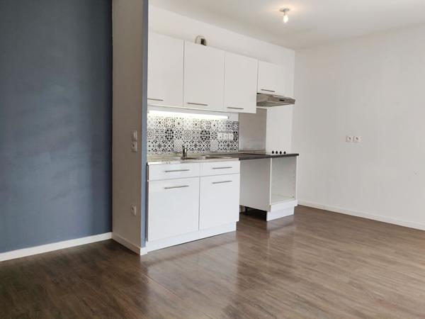 Appartement à Elbeuf T3 avec balcon et parking