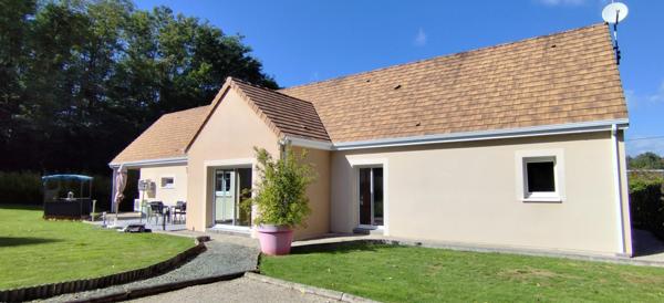 Magnifique maison de 2014 avec 4 chambres et 1,6 hectare.