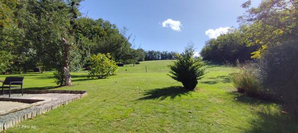 Magnifique maison de 2014 avec 4 chambres et 1,6 hectare.