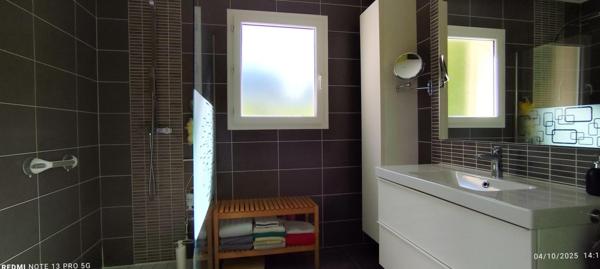 Magnifique maison de 2014 avec 4 chambres et 1,6 hectare.