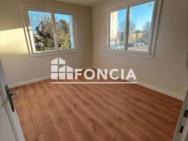 Location Appartement 4 pièces 77 m² - 5 IMPASSE RICHARD Niort 79000