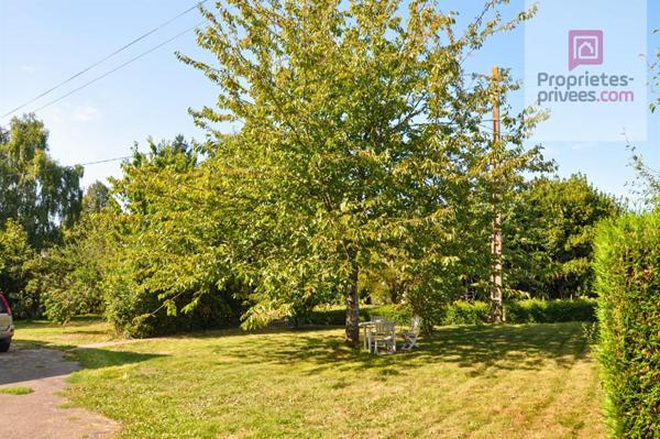 Maison Ahuille 4 pièce(s) 92 m2 avec terrain constructible  non viabilisé au coeur du village