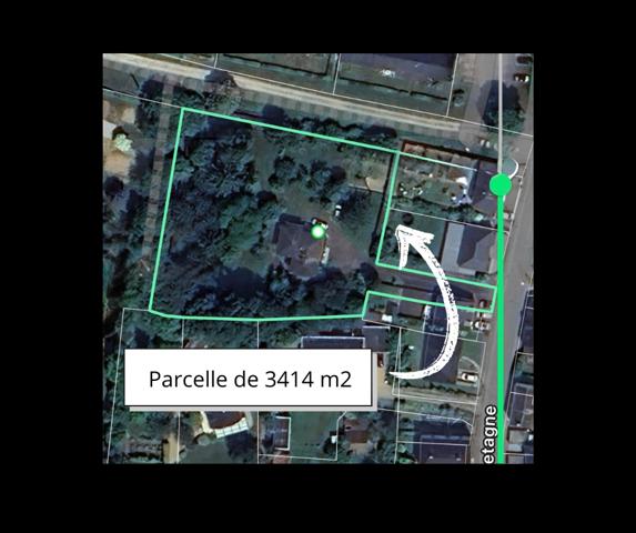 Maison Ahuille 4 pièce(s) 92 m2 avec terrain constructible  non viabilisé au coeur du village