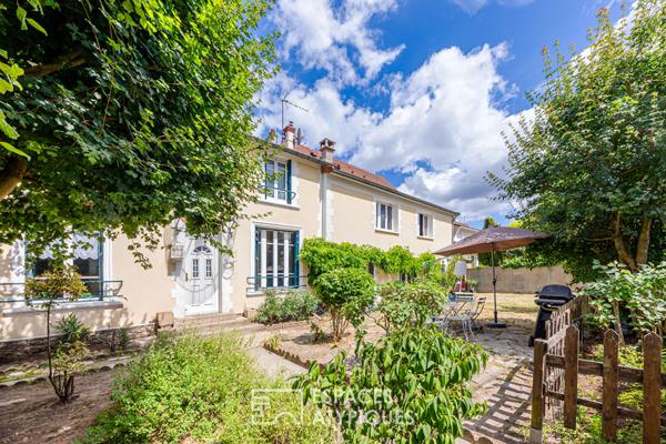 Une maison de charme à l’adresse confidentielle dans le quartier Chennevières à Conflans-Sainte-Honorine