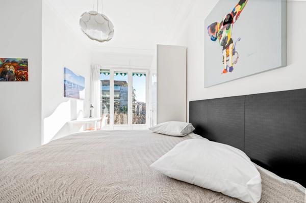 Appartement lumineux, plein centre
