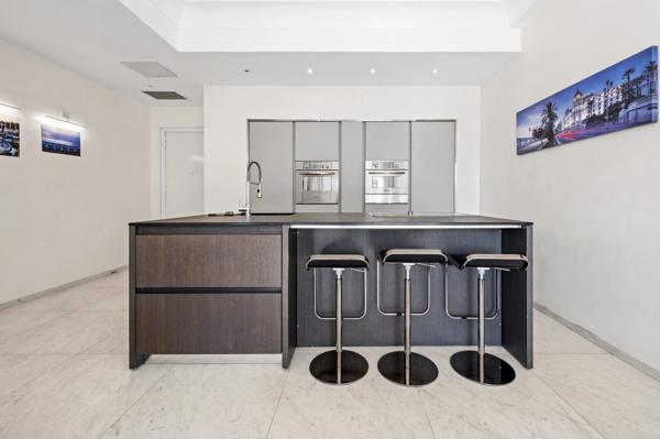 Appartement lumineux, plein centre