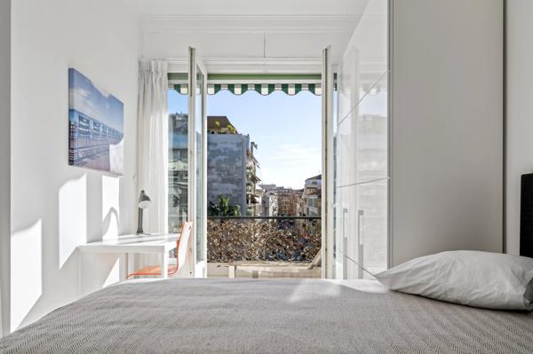 Appartement lumineux, plein centre