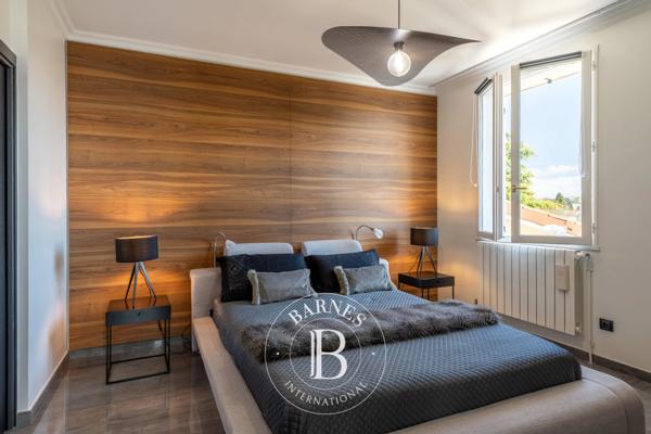 Saint-Genis-Laval, Maison 5 Chambres -  270 m² à vendre