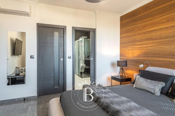 Saint-Genis-Laval, Maison 5 Chambres -  270 m² à vendre