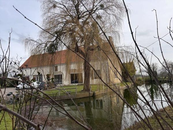 Maison ancienne Beaumont-sur-Sarthe 270 m²