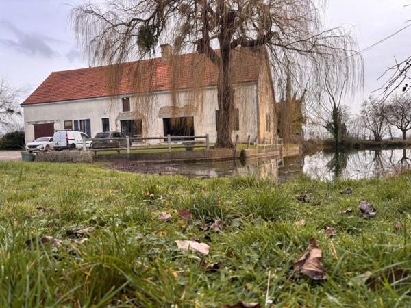 Maison ancienne Beaumont-sur-Sarthe 270 m²