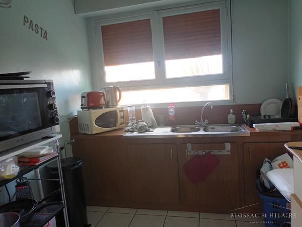 POITIERS PROCHE GIBAUDERIE: studio de 37.92 m² avec parking