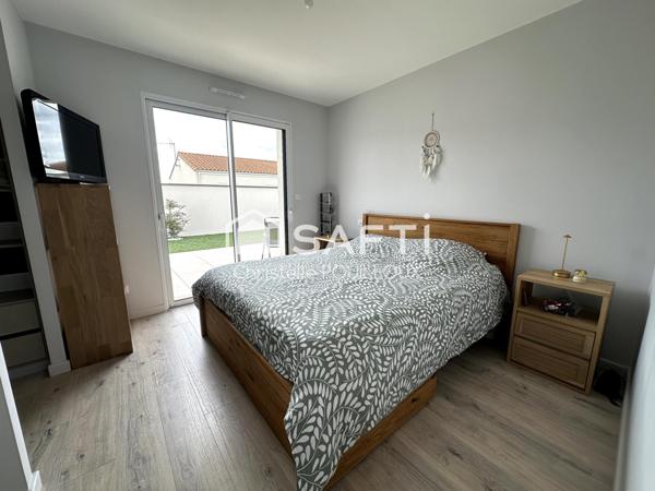 Maison neuve, 4 chambres, 2 SDB, garage isolé