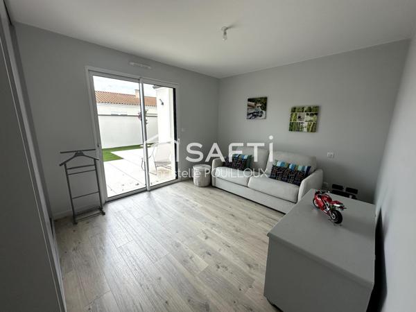 Maison neuve, 4 chambres, 2 SDB, garage isolé