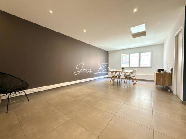 Immeuble à vendre 6 pièces de 110 m²