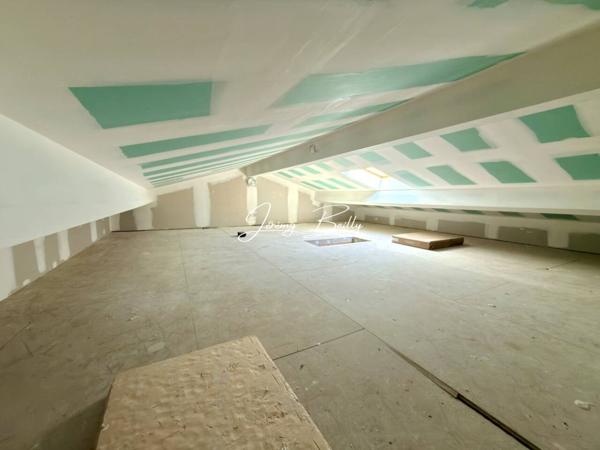 Immeuble à vendre 6 pièces de 110 m²