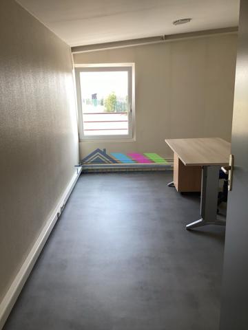 A LOUER CHANTEHEUX - Local - 275 m²