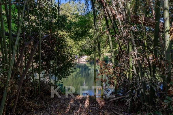Propriété avec 5000m² de jardin en centre ville