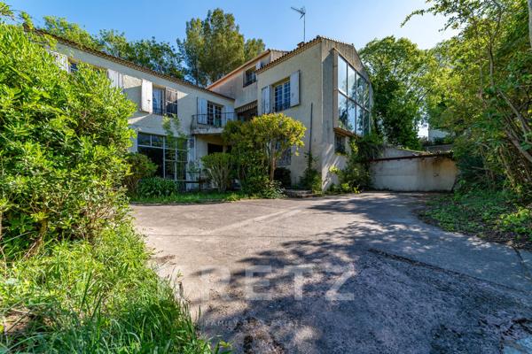 Propriété avec 5000m² de jardin en centre ville