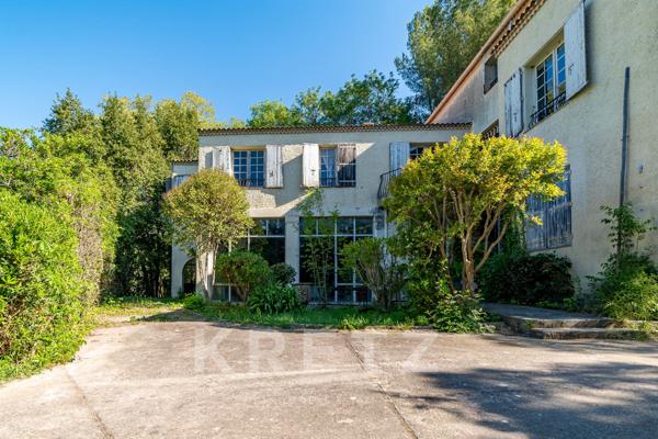 Propriété avec 5000m² de jardin en centre ville