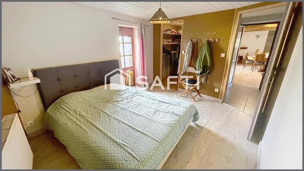 Maison en Pierre Rénovée de 210 m² sur 937 m² - 6 Chambres - 3 SDE - 3 WC - Piscine