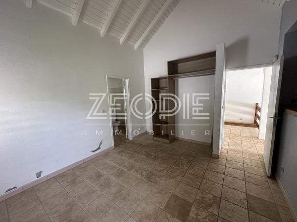 Saint-François (97118) Villa 3 chambres de 110m² environ sur un terrain de 750m² avec piscine