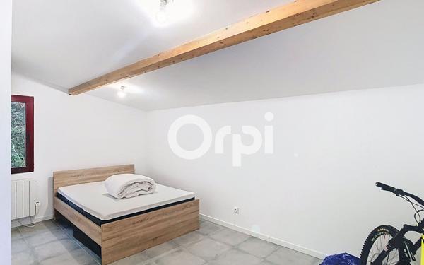 Maison à louer    6 pièces •  Château-l'Évêque